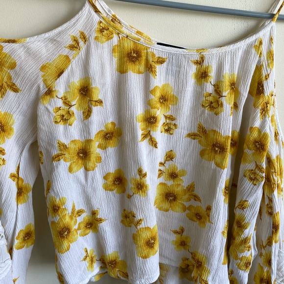 Forever 21 Tops - Floral Crop Top Forever 21